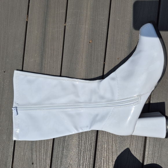 Ellie Shoes Shoes - Ellie Shoes Glossy White Heeled Boots